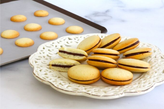 レシピ・サクほろ食感♪チョコサンドラングドシャの作り方