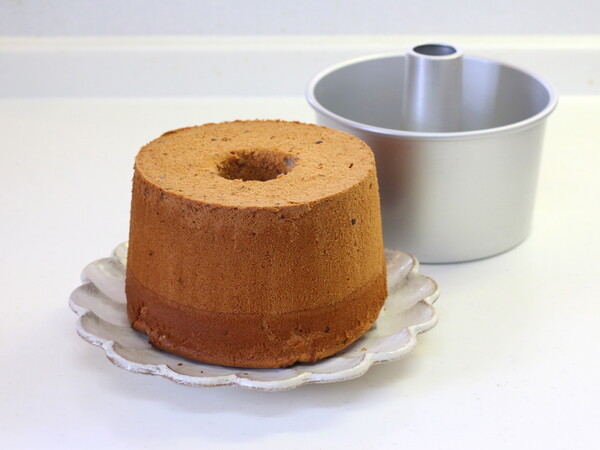 画像 型から外した小豆シフォンケーキ