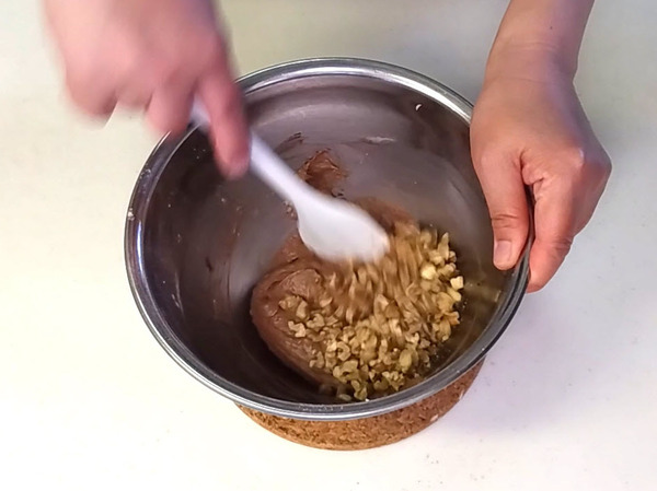 画像 食感が楽しい♪ ざくざくクッキーチョコケーキの作り方の手順4