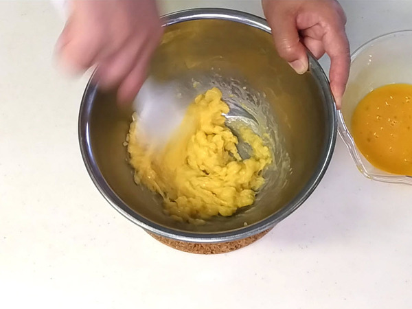 プチキューブ型で♪ 苺のシューパルフェの作り方の手順4