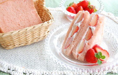 画像 いちごの春色サンドの完成写真