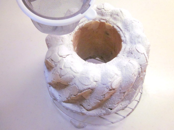 クリスマスの定番♪ レーズンとナッツのクグロフの作り方の手順13