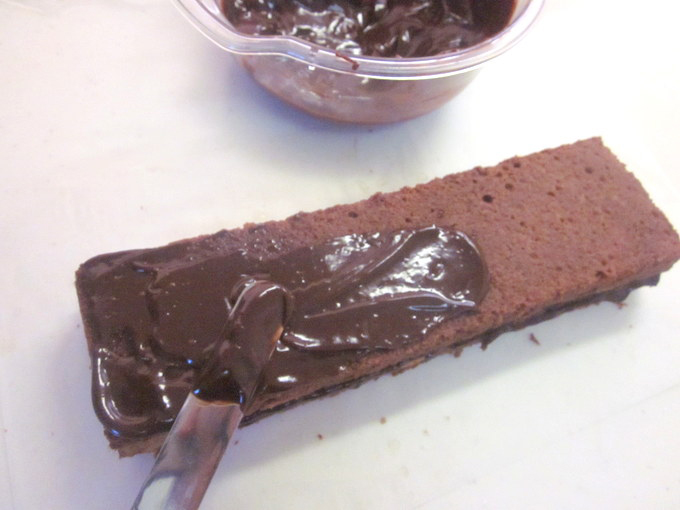 大人なクリスマス♪ チョコガナッシュのブッシュドノエルの作り方の手順10