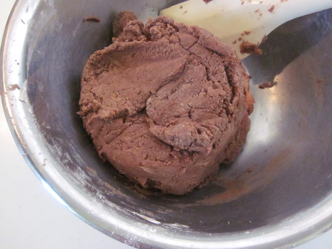 画像 つやつやのチョコレート屋根♪ チョコレートのヘクセンハウスの作り方の手順2