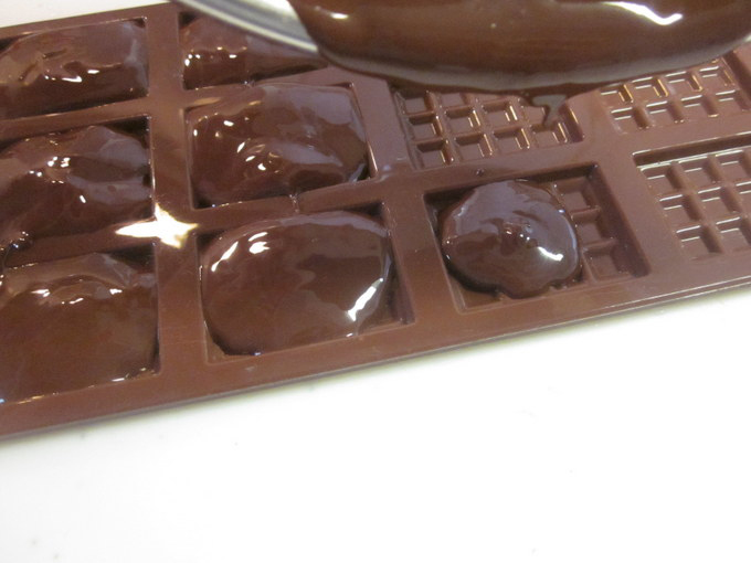 画像 つやつやのチョコレート屋根♪ チョコレートのヘクセンハウスの作り方の手順19