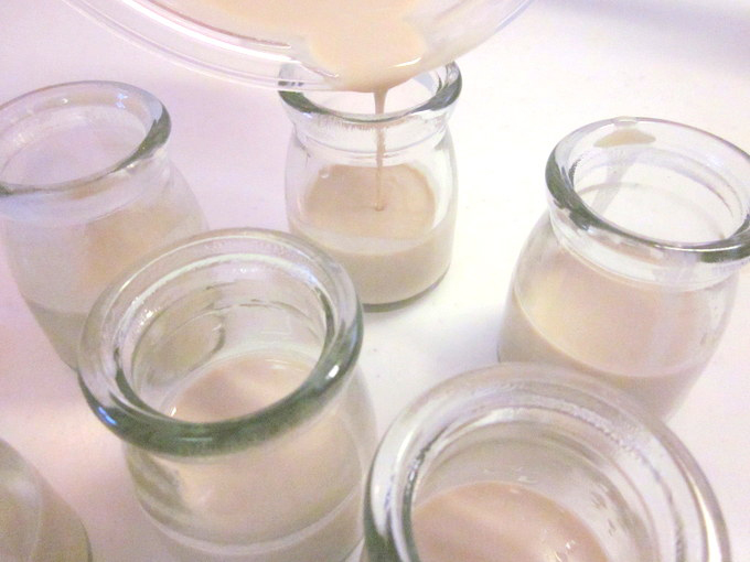 黒みつときなこを添えて♪ ガラスデザート瓶で豆乳黒糖プリンの作り方の手順4