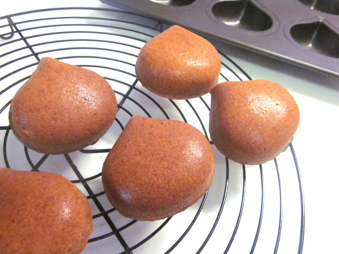 コロンとした栗の形がかわいい♪ マロンケーキの作り方の手順5