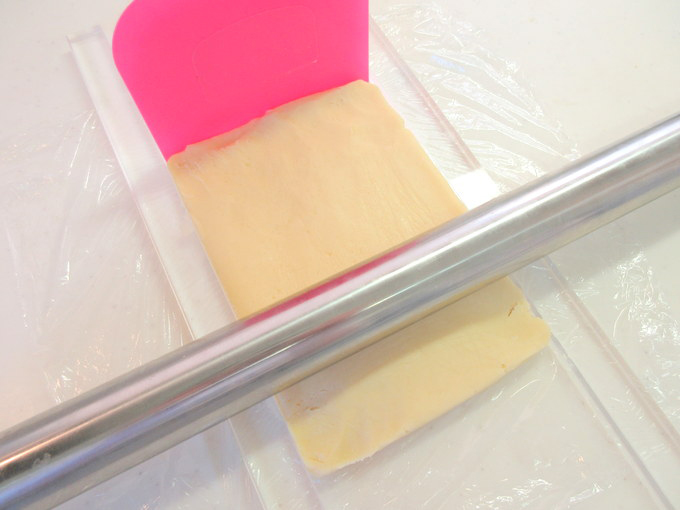 バレンタインやホワイトデーに♪ 苺とココアのストライプクッキーの作り方の手順6