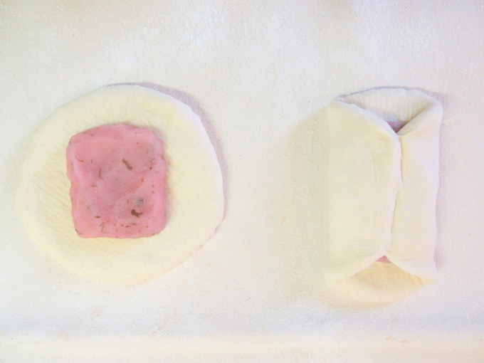 桜色のマーブル模様♪ 桜あんのミニ食パンの作り方の手順7