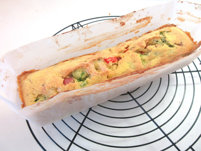 朝食やランチに♪ 彩り野菜コーンブレッドの作り方の手順7