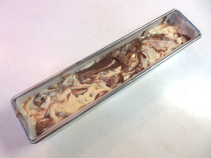 カットが楽しい♪ バナナチョコマーブルケーキの作り方の手順7