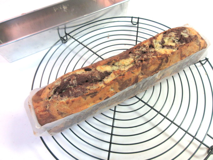 カットが楽しい♪ バナナチョコマーブルケーキの作り方の手順8