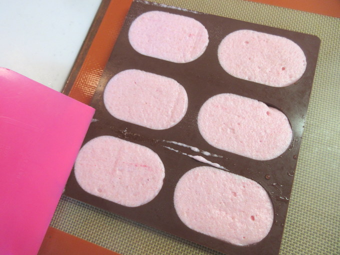 ふんわり春の味♪ 桜のダックワーズの作り方の手順4
