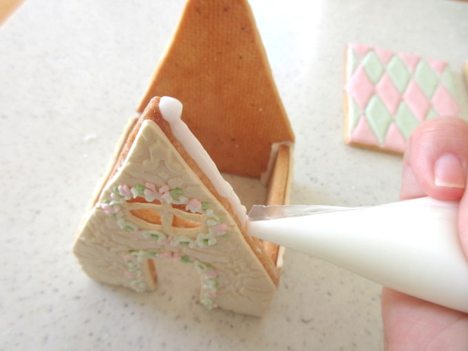 お花畑のお菓子の家♪ フラワーヘクセンハウスの作り方の手順26