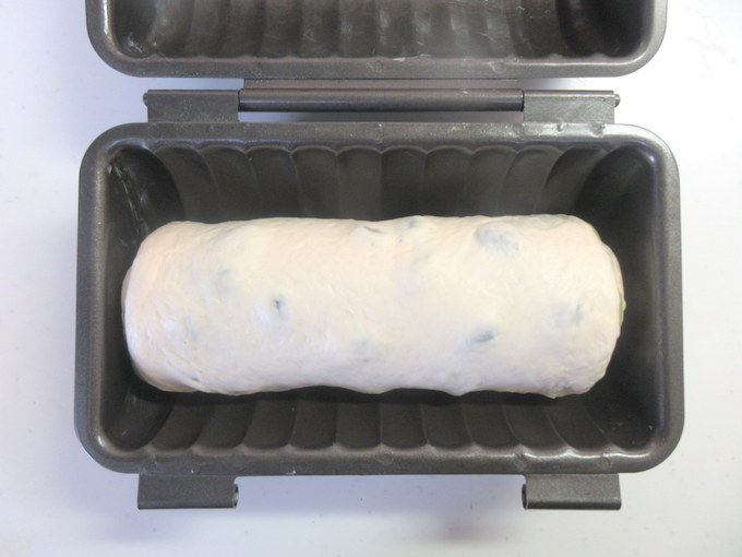 くるくる楽しい♪ うずまき抹茶食パンの作り方の手順13