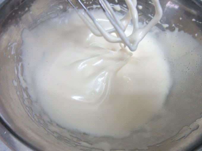 ふわっと甘酸っぱい♪ ベリーとホワイトチョコのムースの作り方の手順2