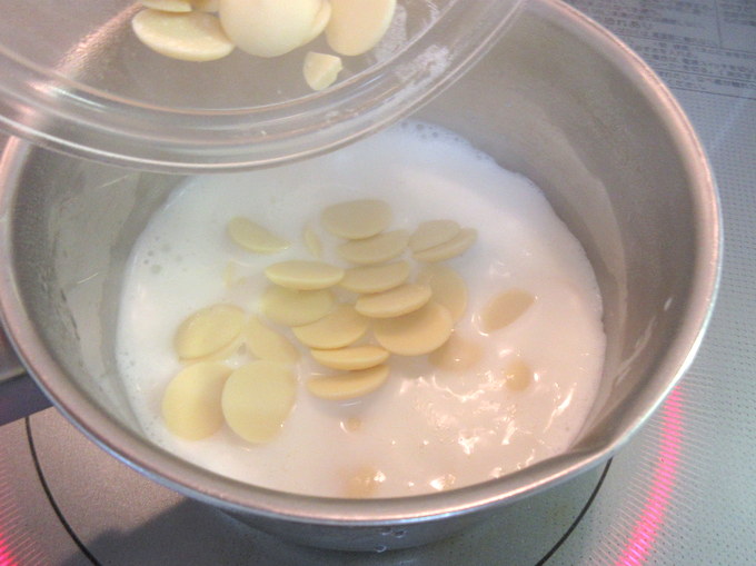 ふわっと甘酸っぱい♪ ベリーとホワイトチョコのムースの作り方の手順8