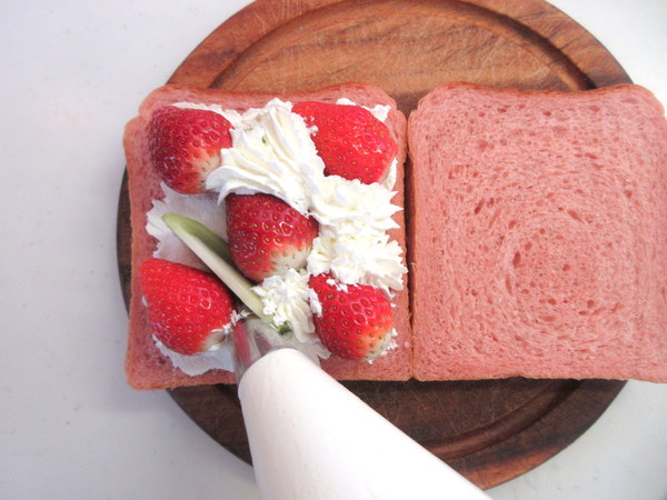 画像 いちごたっぷり♪ 萌え断いちごサンドの作り方の手順17