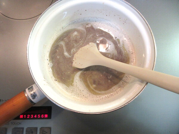 中までチョコたっぷり♪ 生チョコカヌレの作り方の手順2