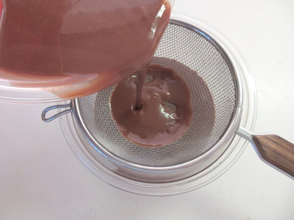 中までチョコたっぷり♪ 生チョコカヌレの作り方の手順7