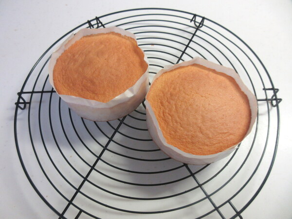 卵ひとつで♪ 食べきりサイズ苺ショートケーキの作り方の手順6