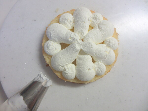 卵ひとつで♪ 食べきりサイズ苺ショートケーキの作り方の手順11
