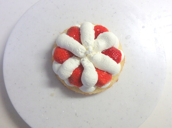 卵ひとつで♪ 食べきりサイズ苺ショートケーキの作り方の手順12