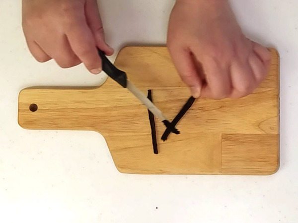 かわいいミニサイズ♪ ひとくちカヌレの作り方の手順2