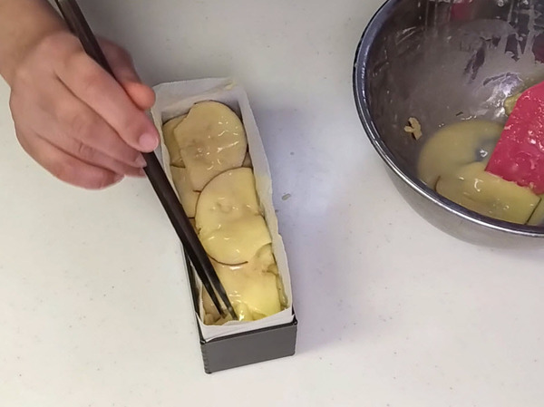 断面の層が楽しい♪ りんごのインビジブルケーキの作り方の手順6