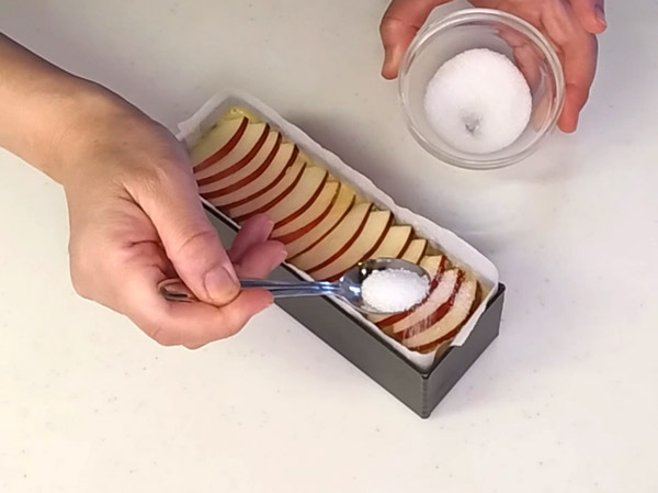 断面の層が楽しい♪ りんごのインビジブルケーキの作り方の手順8
