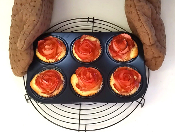 簡単＆華やか♪ りんごのローズカップケーキの作り方の手順10