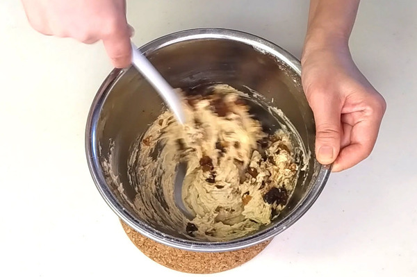 エンゼルケーキ型で焼く♪ シュトーレン風フルーツケーキの作り方の手順4