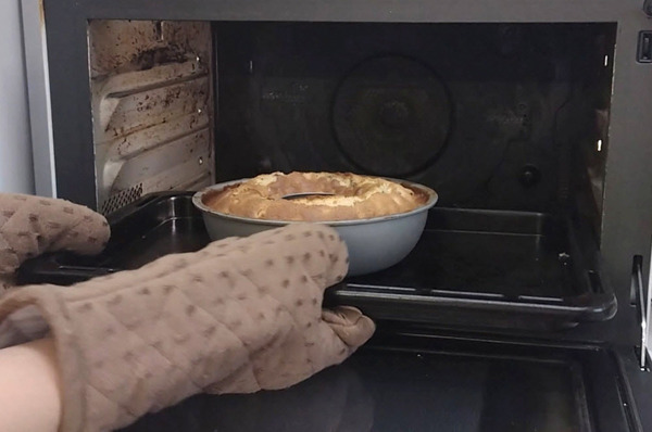 エンゼルケーキ型で焼く♪ シュトーレン風フルーツケーキの作り方の手順6