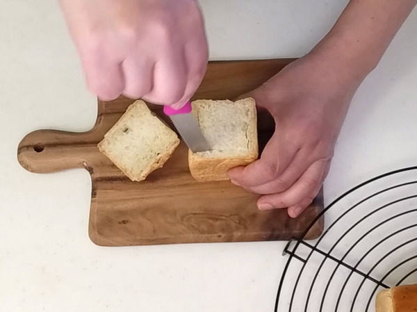 具をたっぷり詰めて♪ キューブサンドイッチの作り方の手順16
