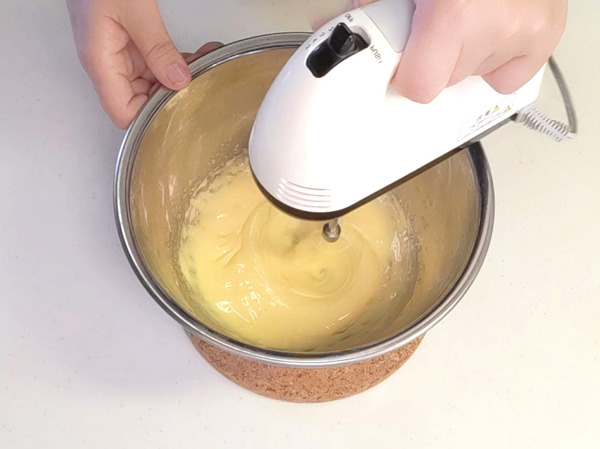 モノクロスイーツ♪ ブラックロールケーキの作り方の手順1