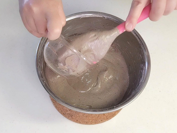 モノクロスイーツ♪ ブラックロールケーキの作り方の手順5