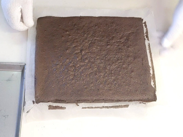 モノクロスイーツ♪ ブラックロールケーキの作り方の手順7