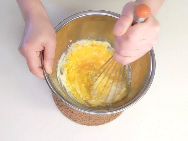 ふわふわ甘酸っぱい♪ 苺とホワイトチョコのマフィンの作り方の手順3