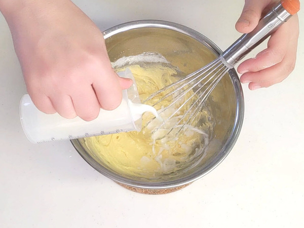 ふわふわ甘酸っぱい♪ 苺とホワイトチョコのマフィンの作り方の手順5