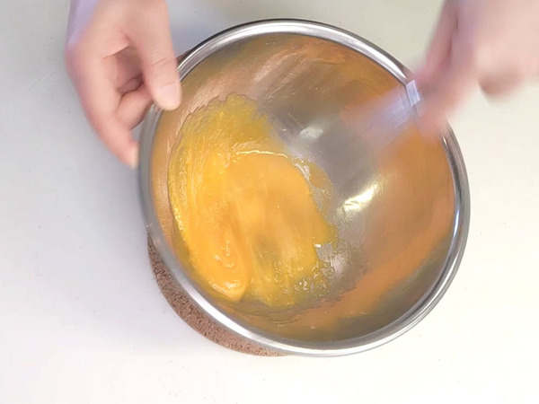 生クリームたっぷり♪ クリームin苺シフォンケーキの作り方の手順2