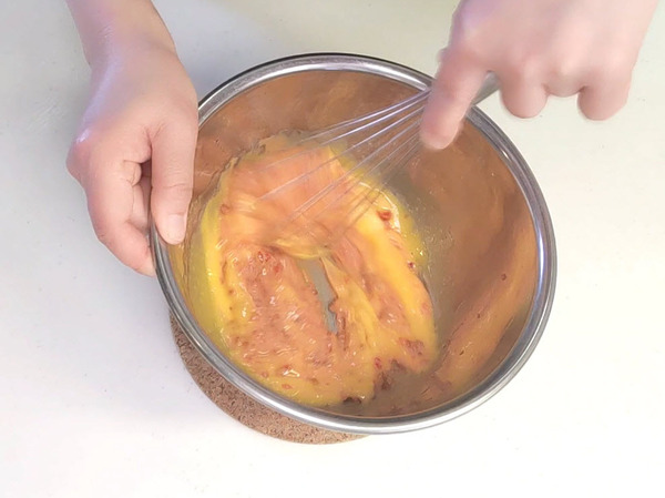 生クリームたっぷり♪ クリームin苺シフォンケーキの作り方の手順3