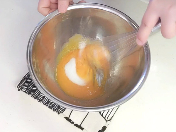 片手で気軽に♪ フルーツサンドケーキの作り方の手順1
