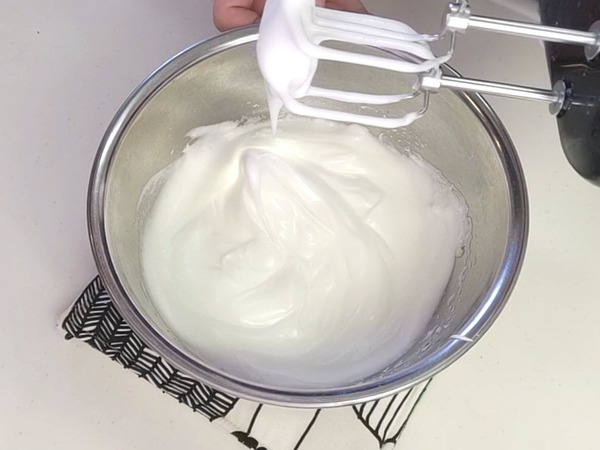 片手で気軽に♪ フルーツサンドケーキの作り方の手順4